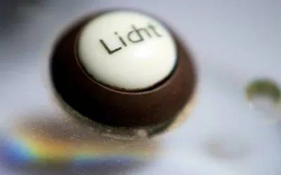 Alter Drehschalter mit der Aufschrift „Licht“